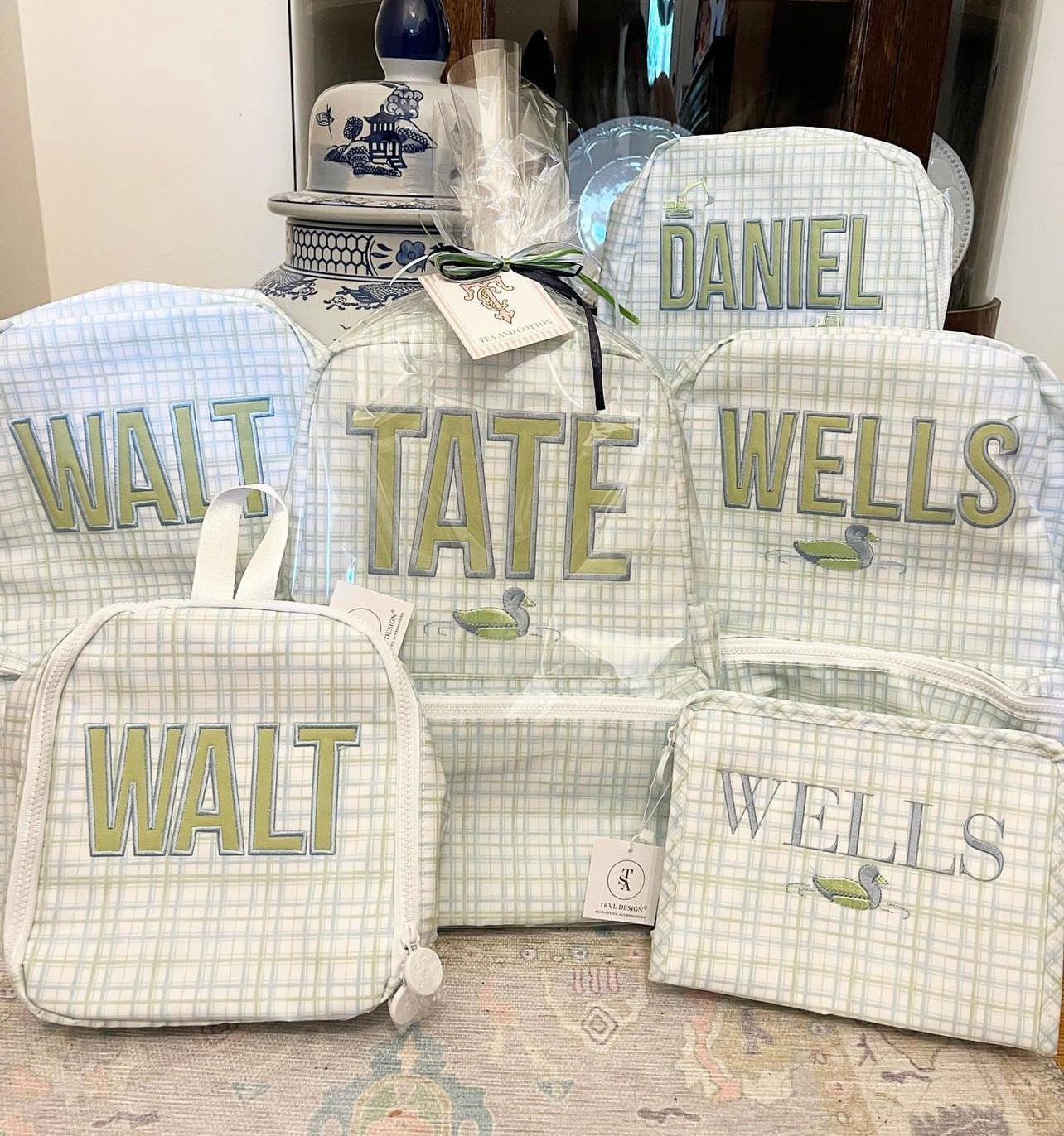 TRVL WIPEABLE WASHABLE Lunch Tote insulated