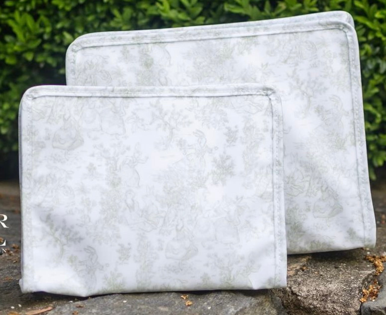 TRVL wipable washable ROADIE MEDIUM