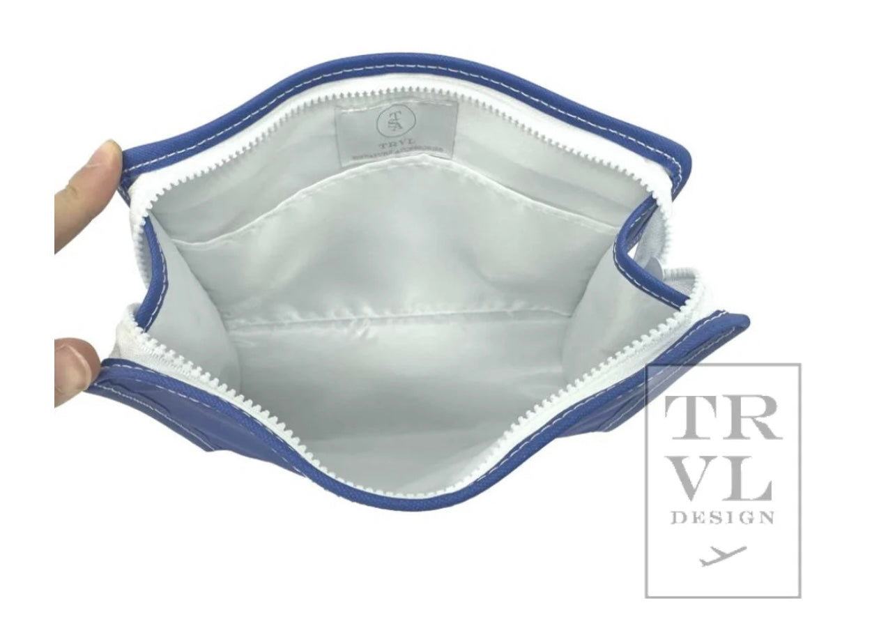 TRVL wipable washable ROADIE MEDIUM