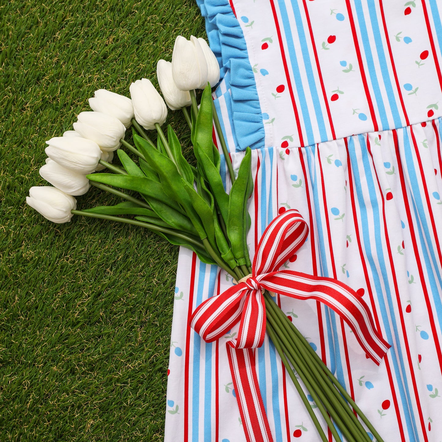 Red, White, and Blue Rosebud Bubble