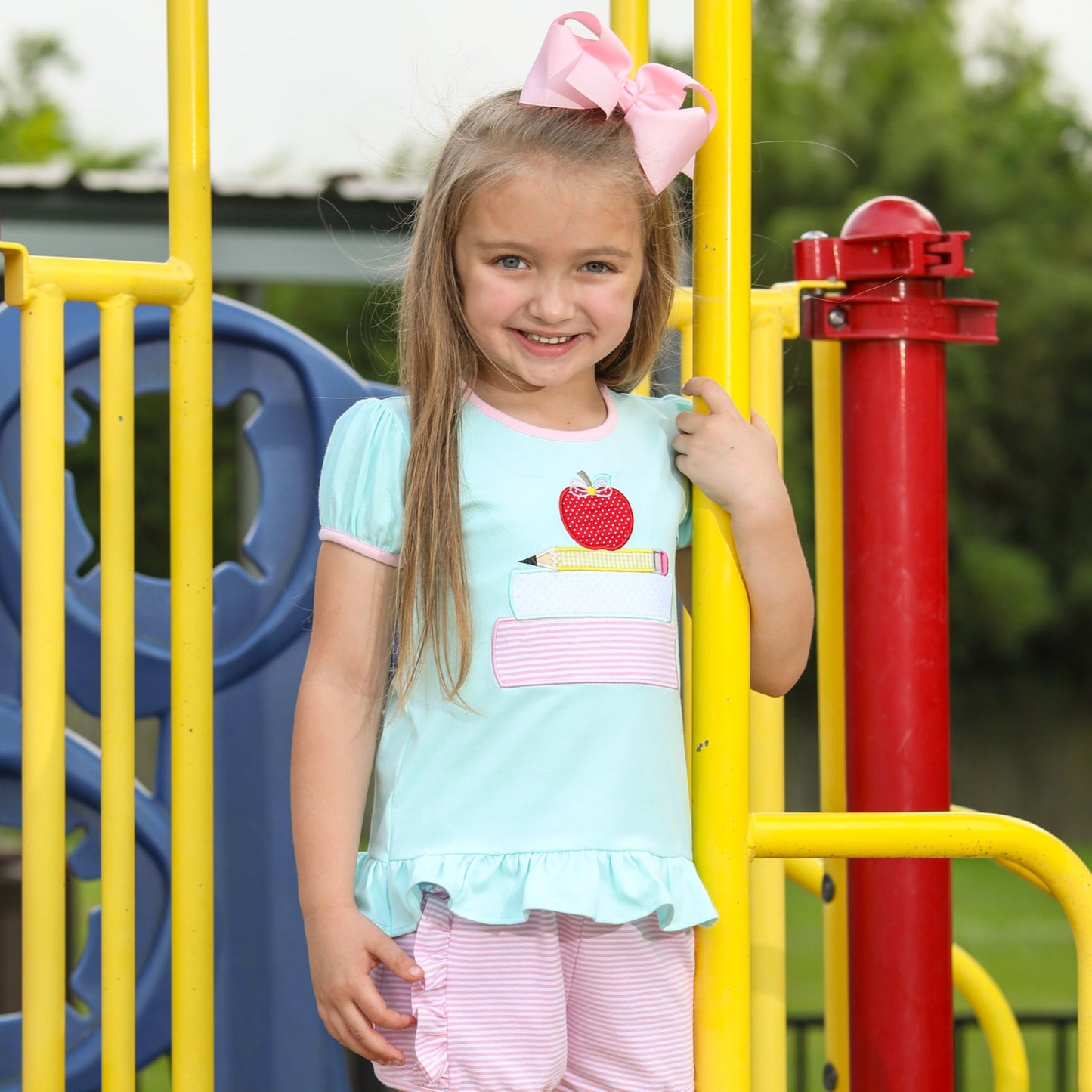 School book stack applique girl short set